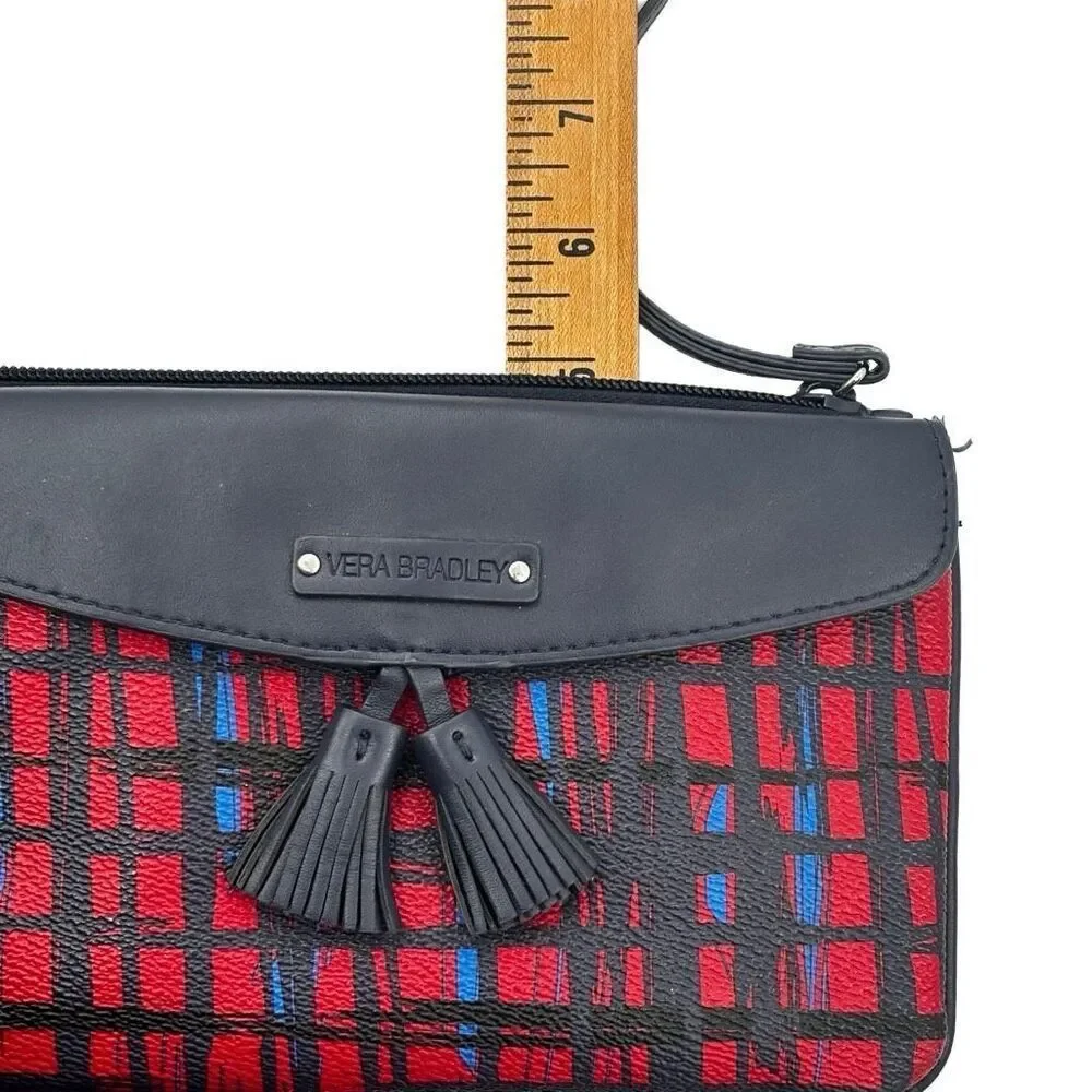 Vera Bradley wristlet front magnetic closure 3 credit card pocket